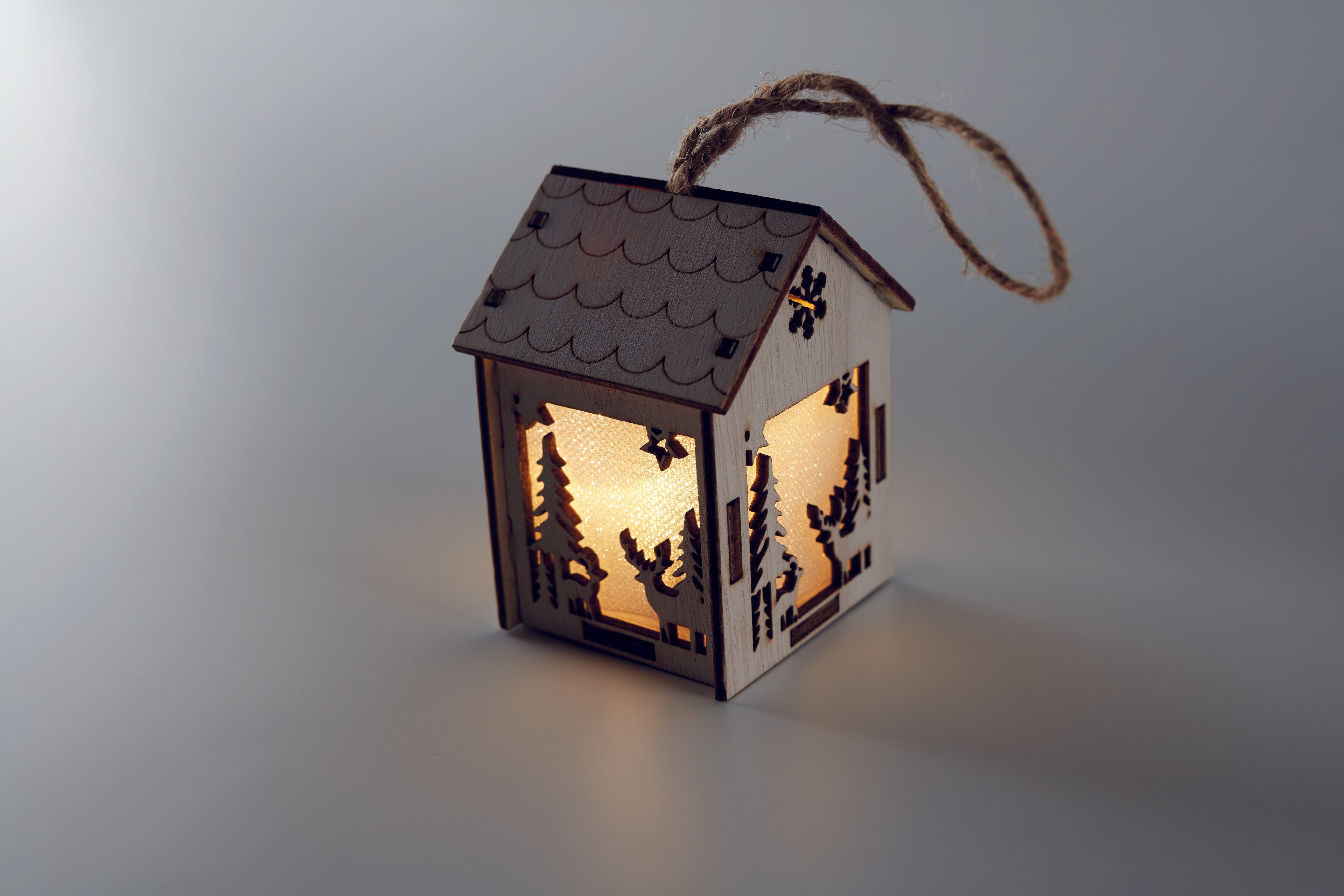 Căsuță din MDF cu lumină