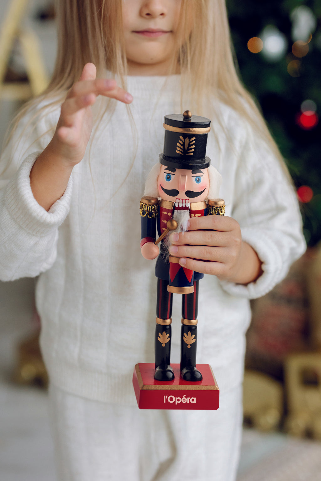 Ornament spărgător nuci lemn