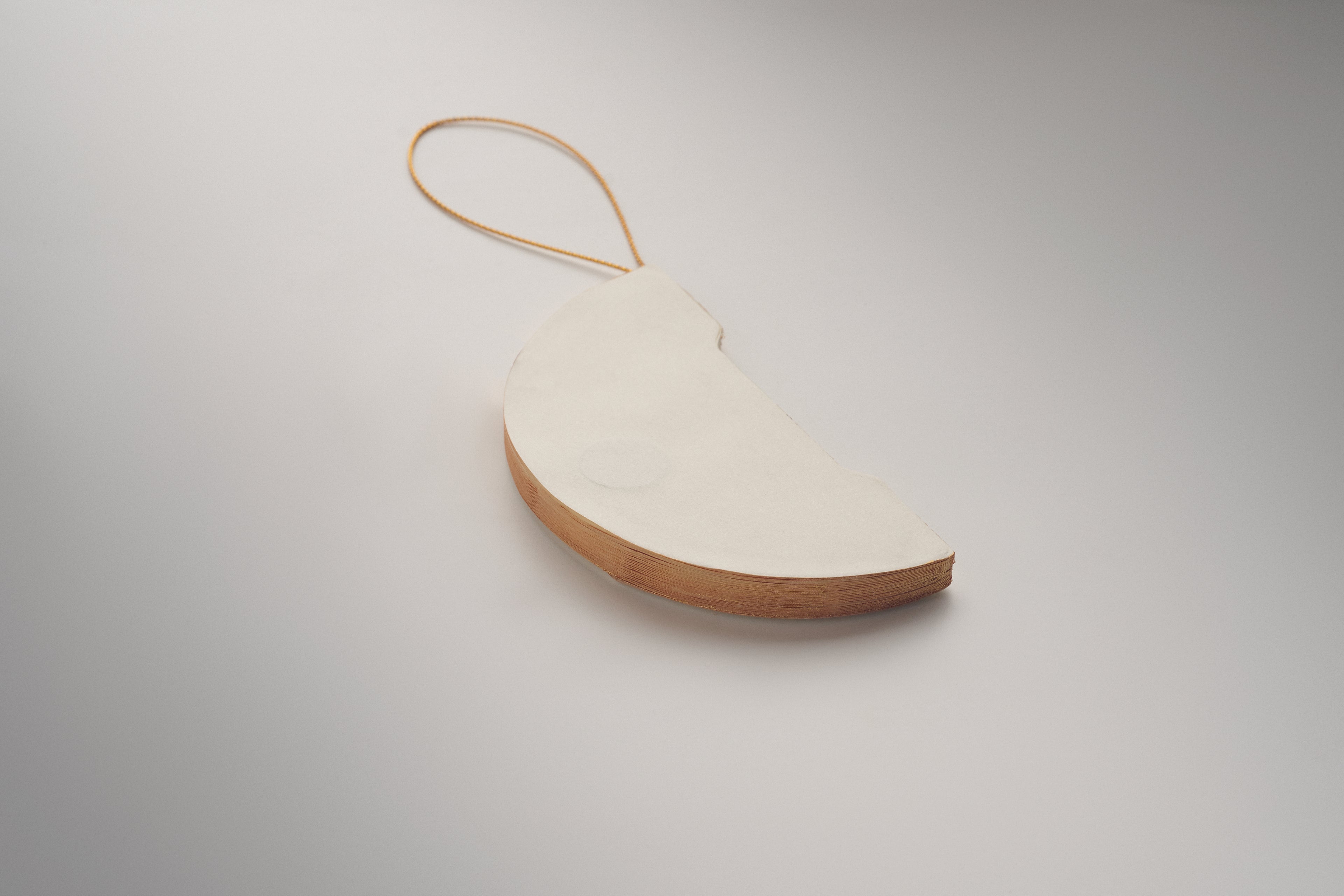 Hanger pliabil de hârtie