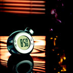 Ceas cu funcţionare pe lichid