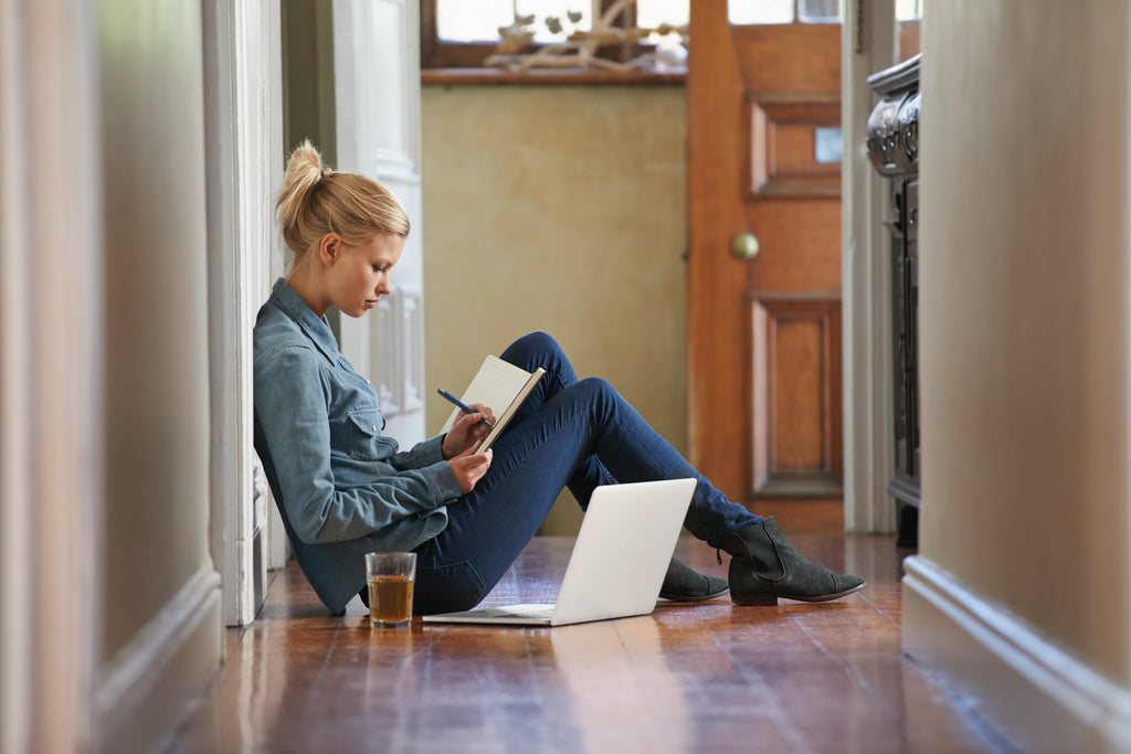 Pix cu buton cu mină neagră.