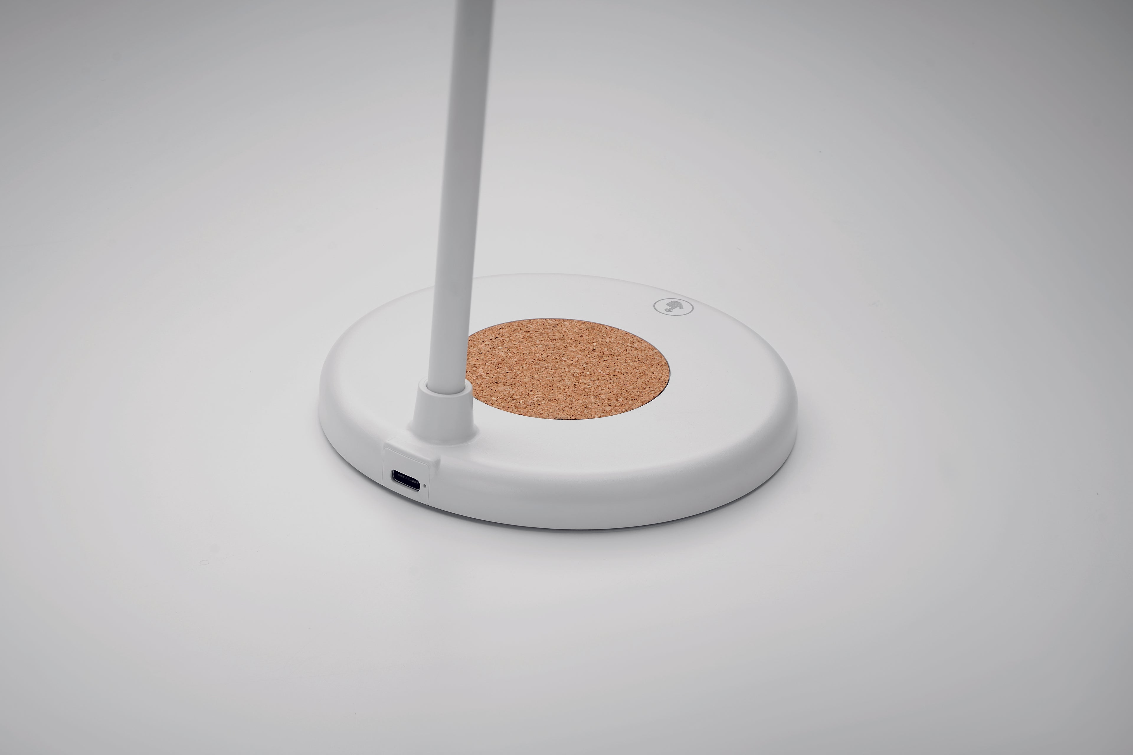 Încărcător wireless + boxă lampă