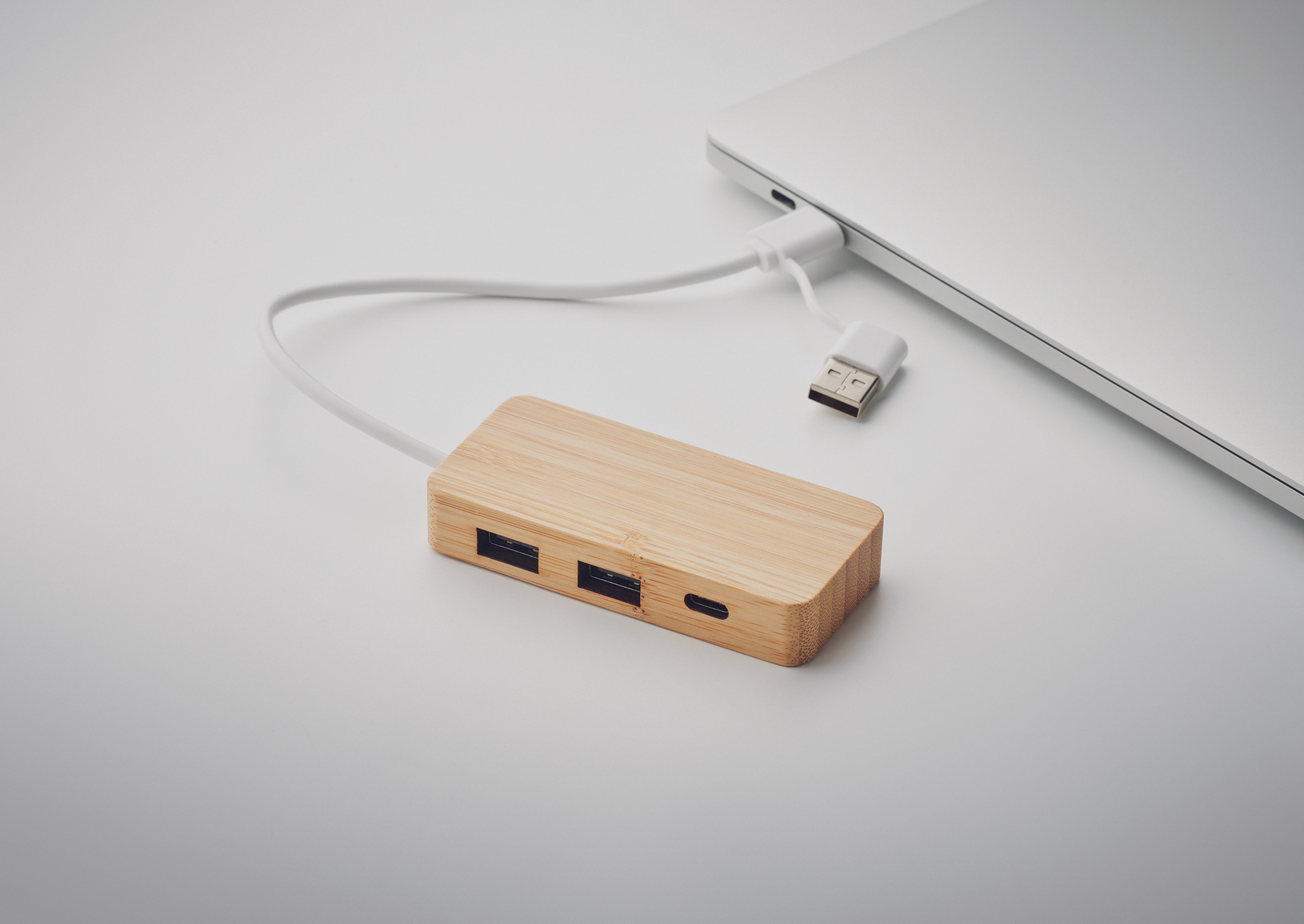 Hub USB cu 3 porturi din bambus