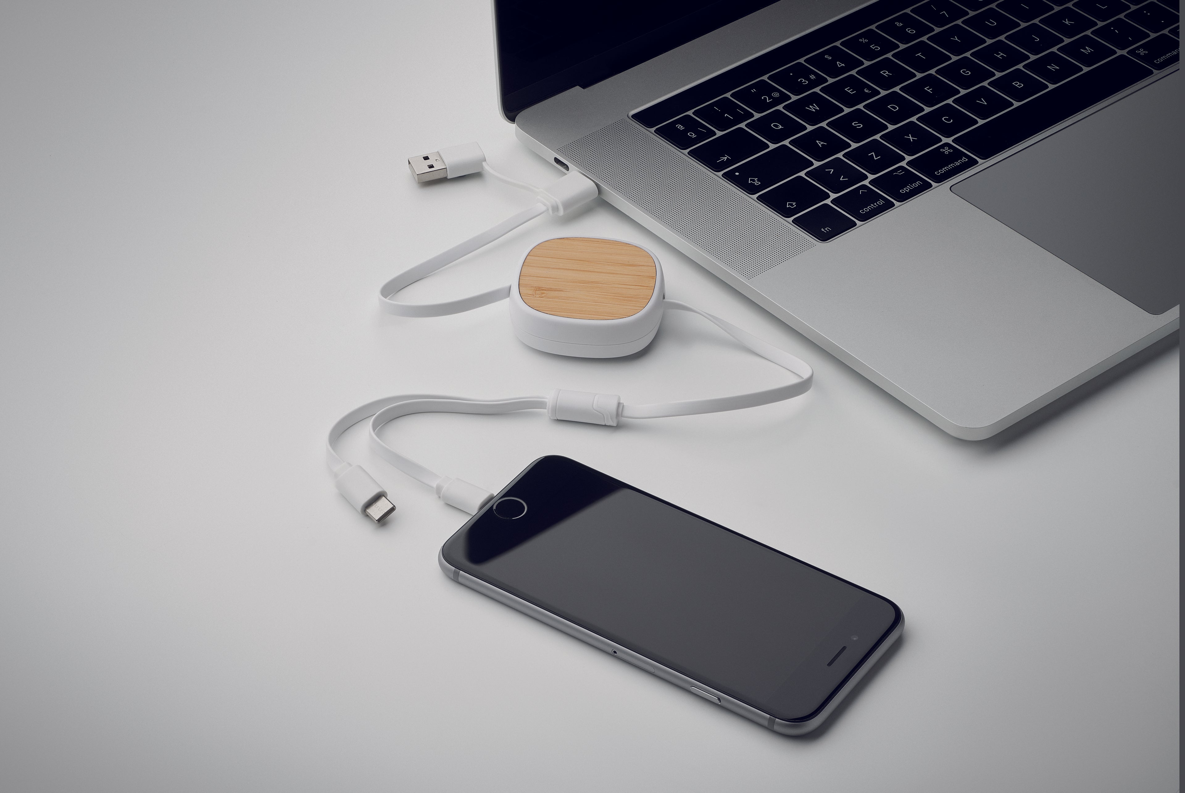 Cablu USB de încărcare retracta