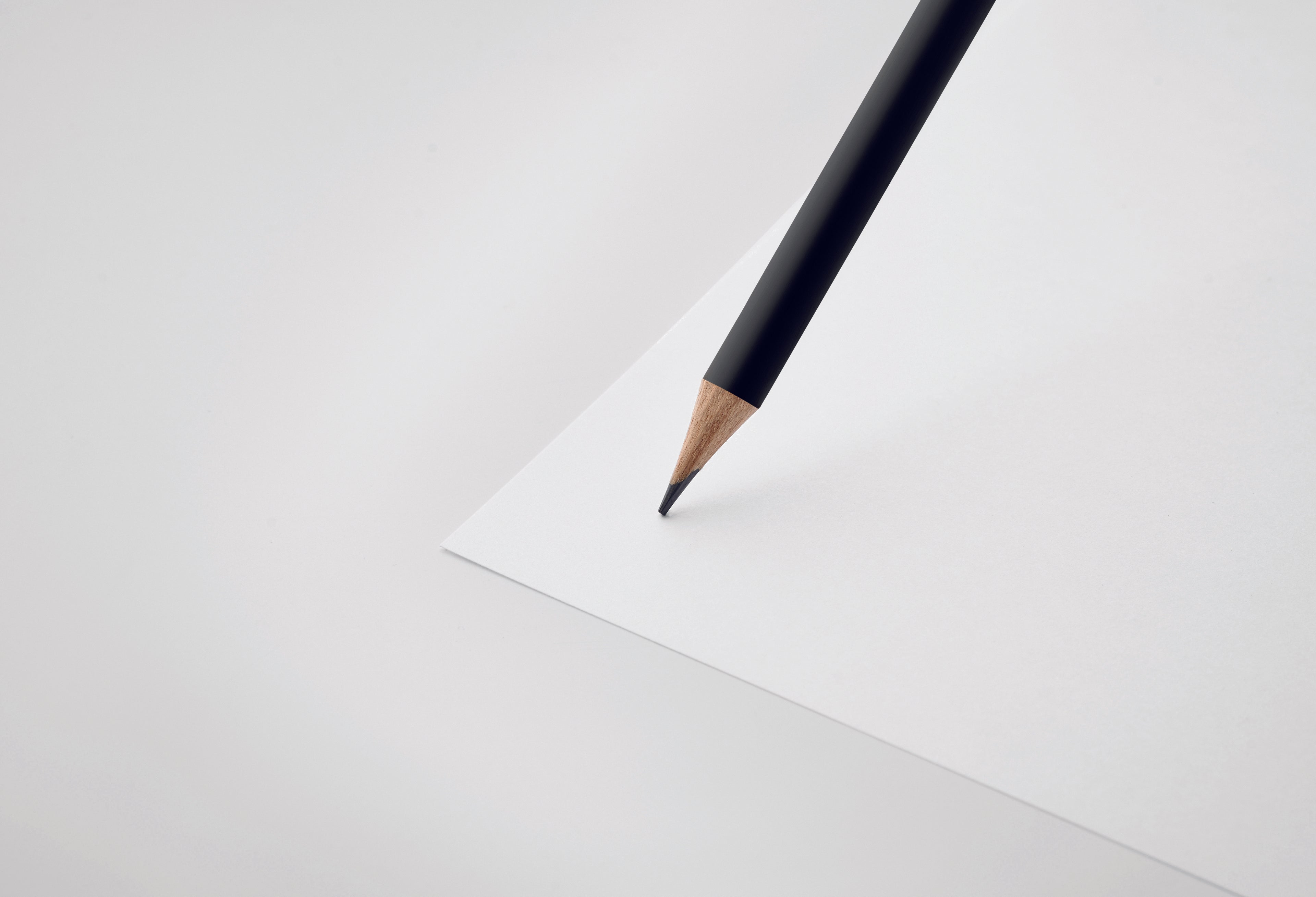 Creion natural cu gumă de șters