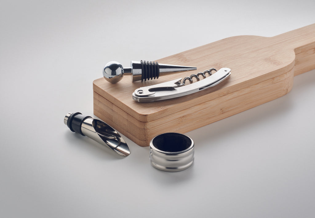 Set de vin în formă de sticlă