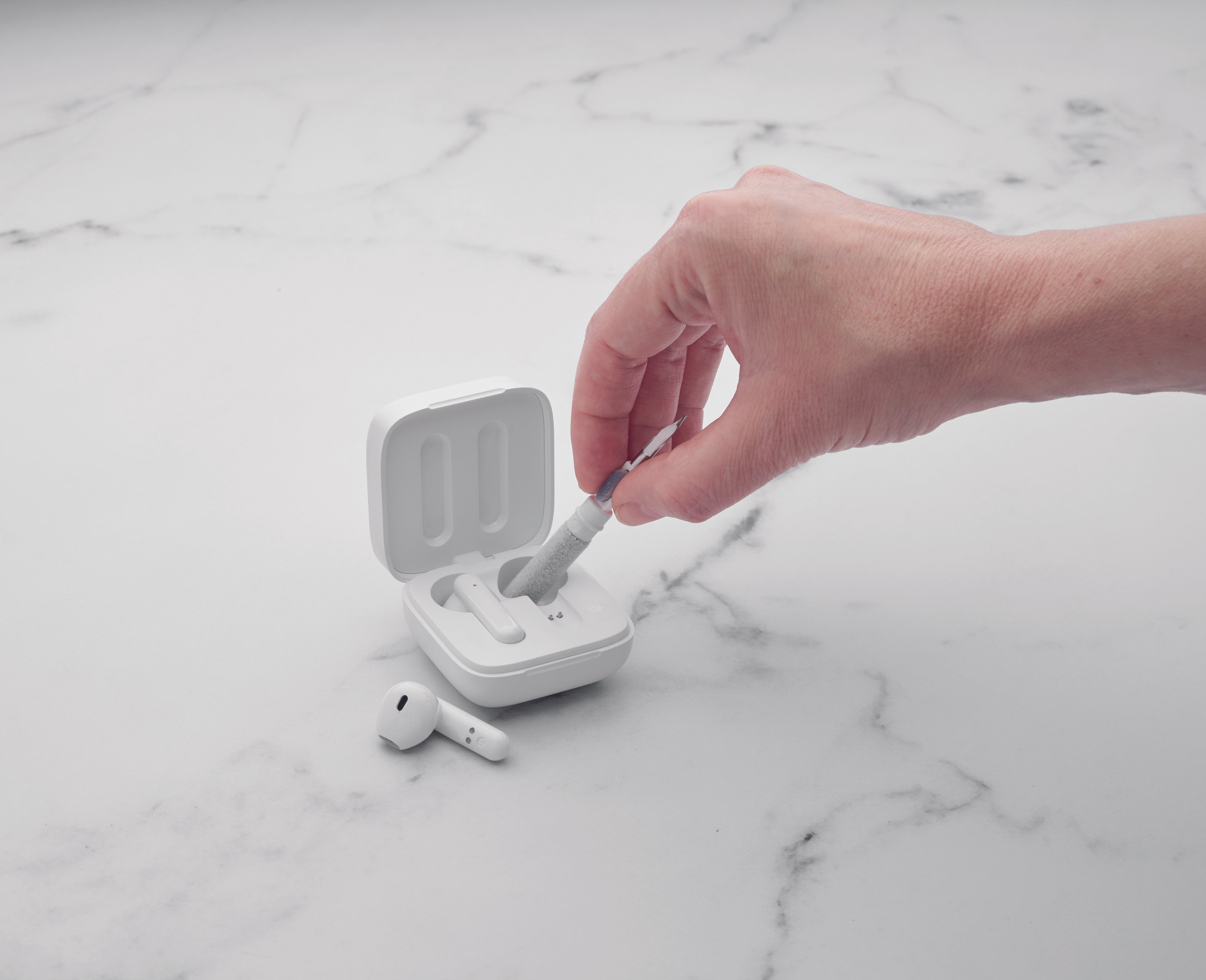 Pix cu set de curățare TWS