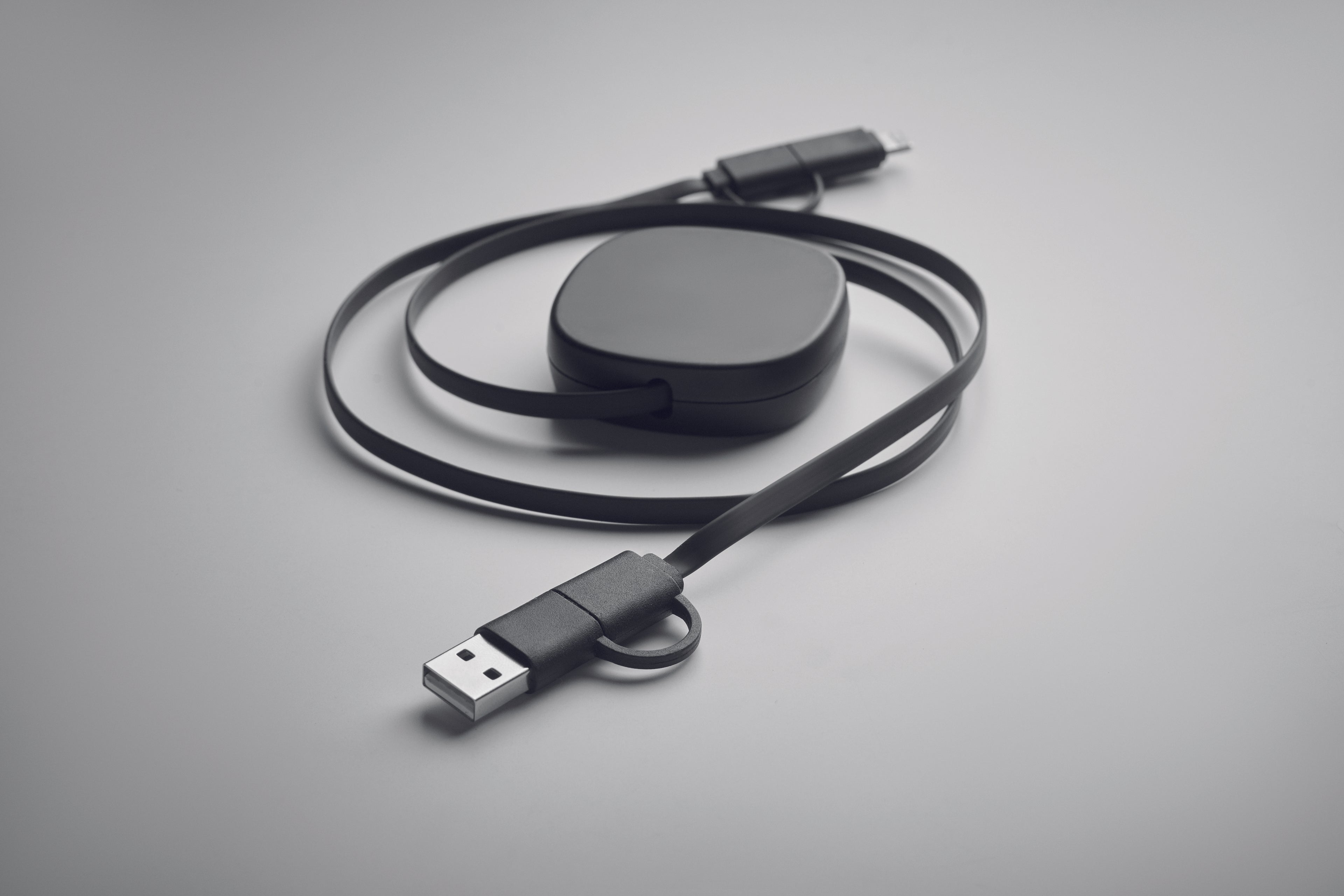 Cablu de încărcare retractabil