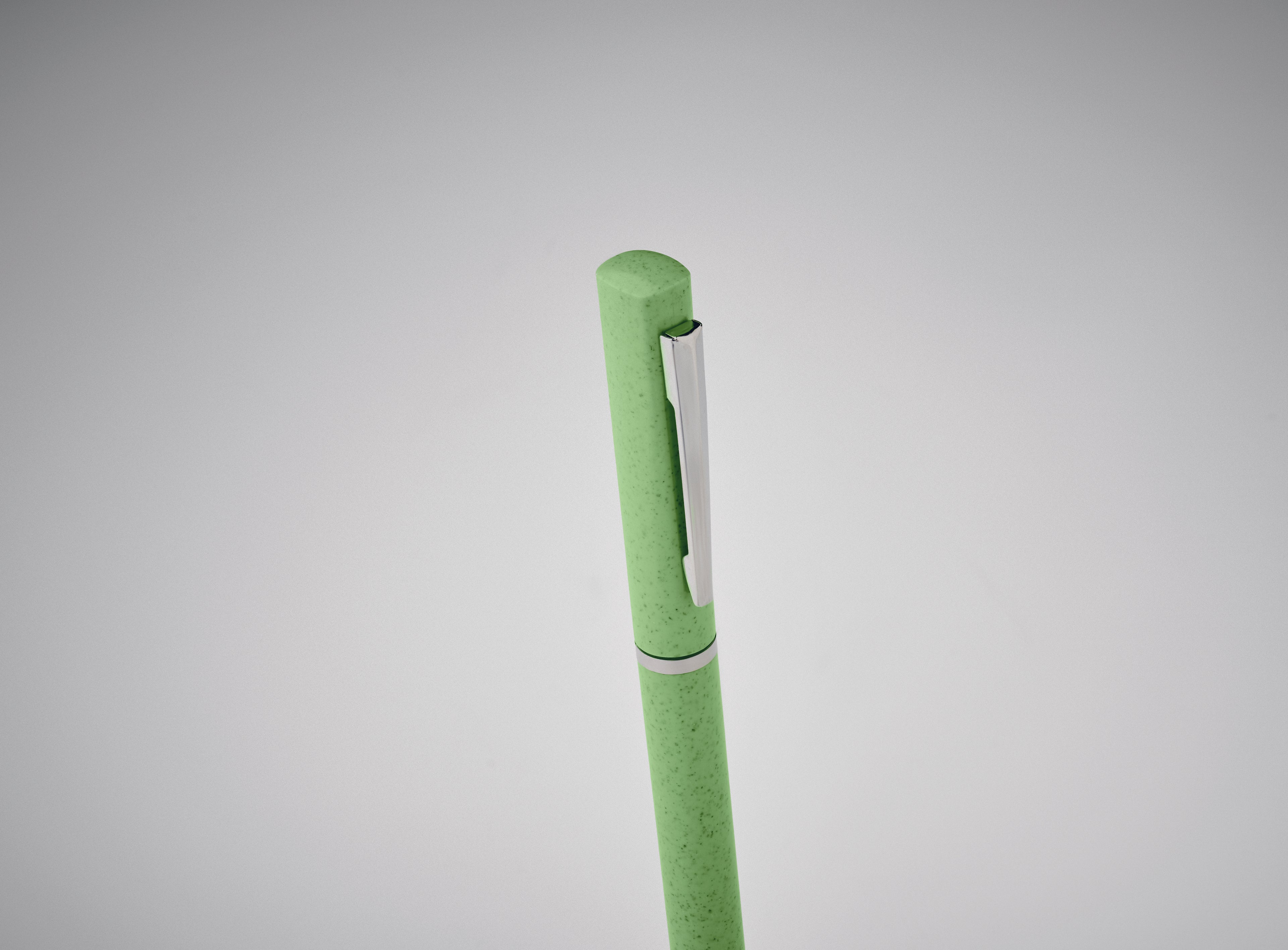 Pix cu răsucire din paie de grâ