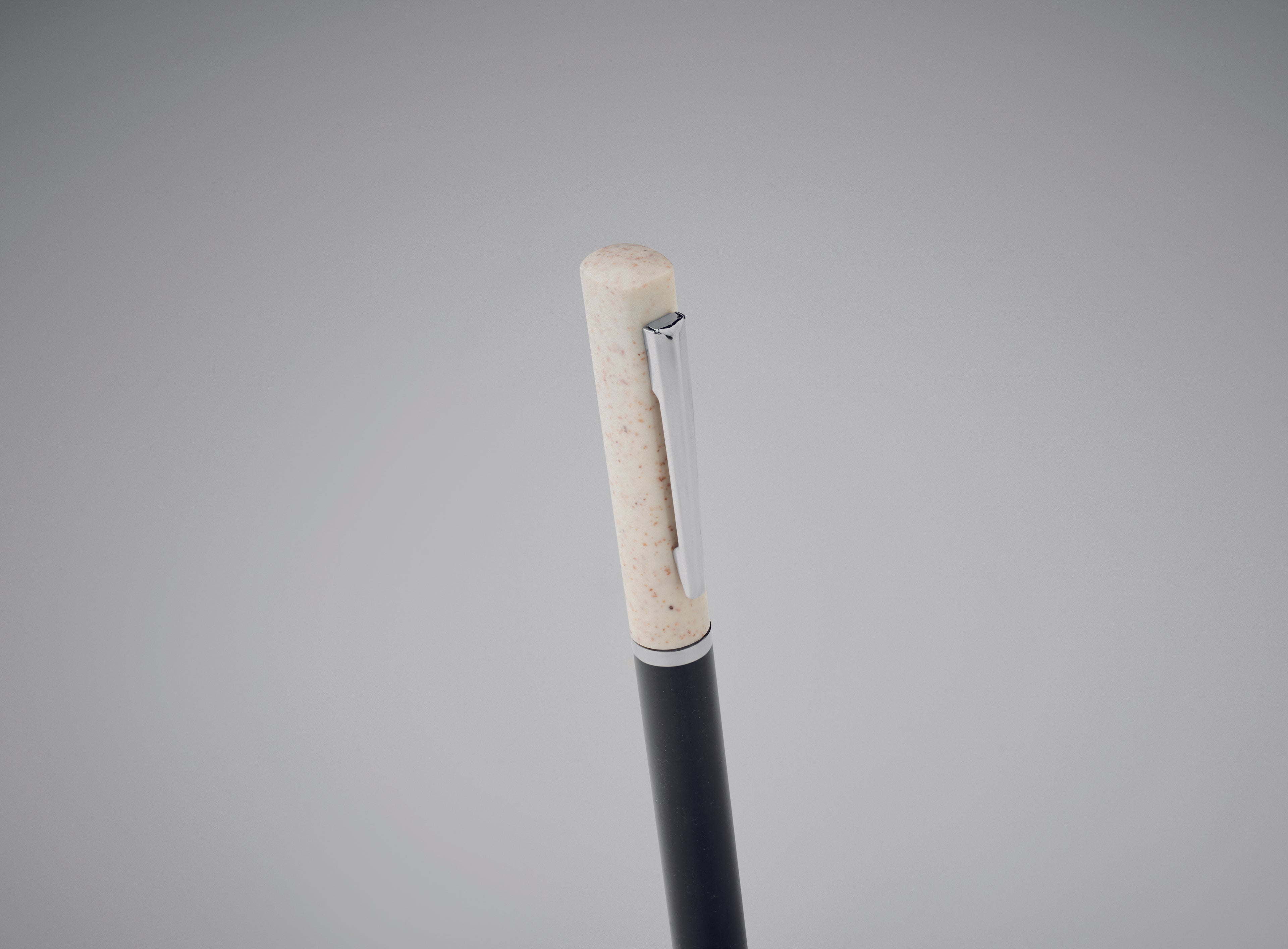 Pix cu răsucire din paie de grâ