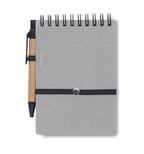 Caiet reciclat cu pix