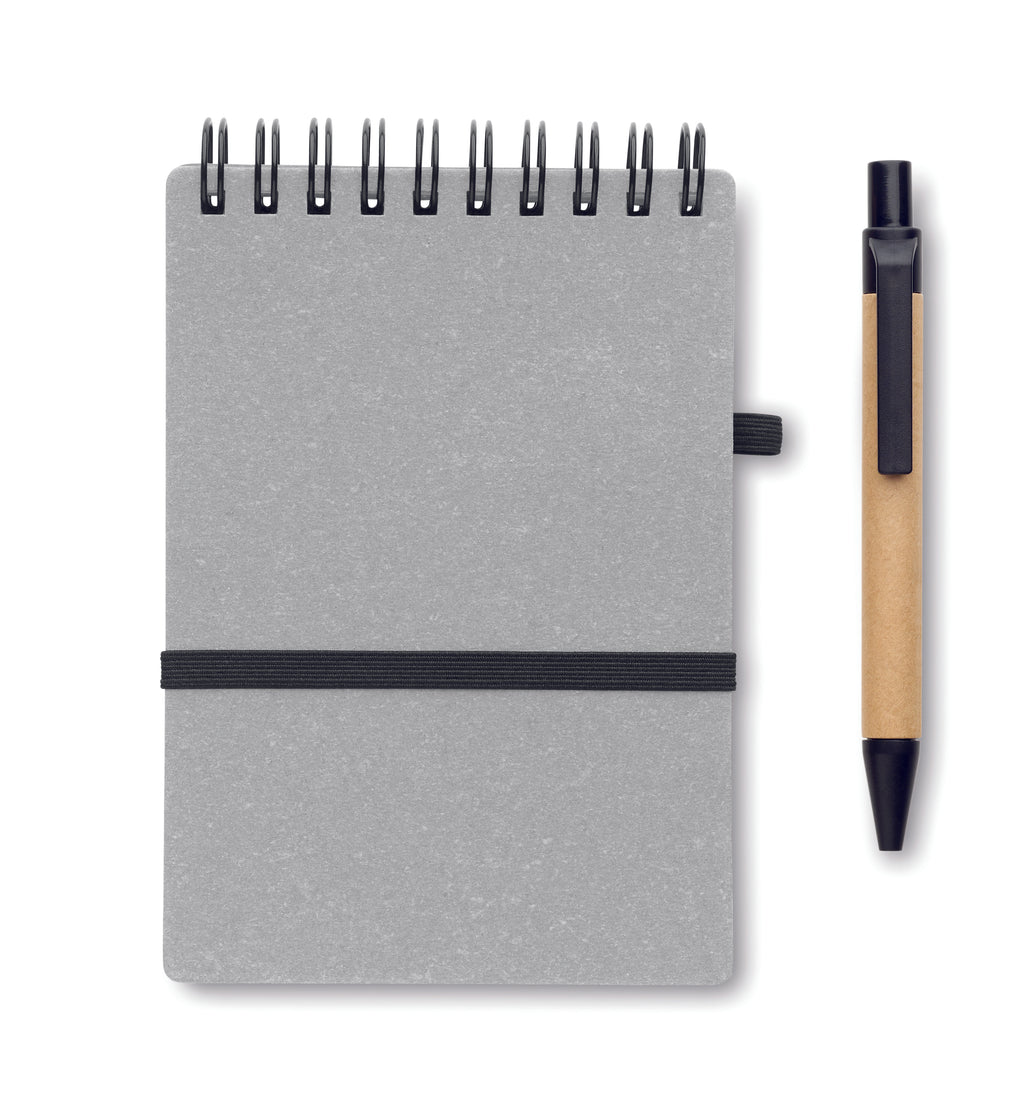 Caiet reciclat cu pix