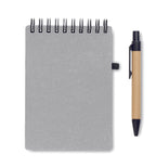 Caiet reciclat cu pix