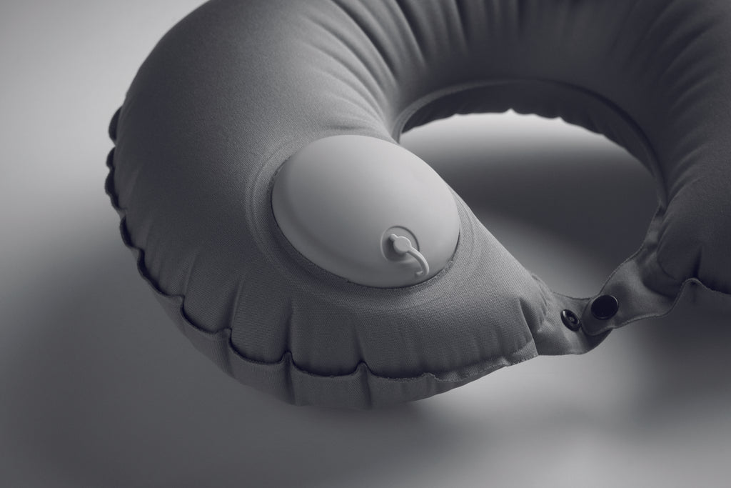 Pernă de călătorie gonflabilă r