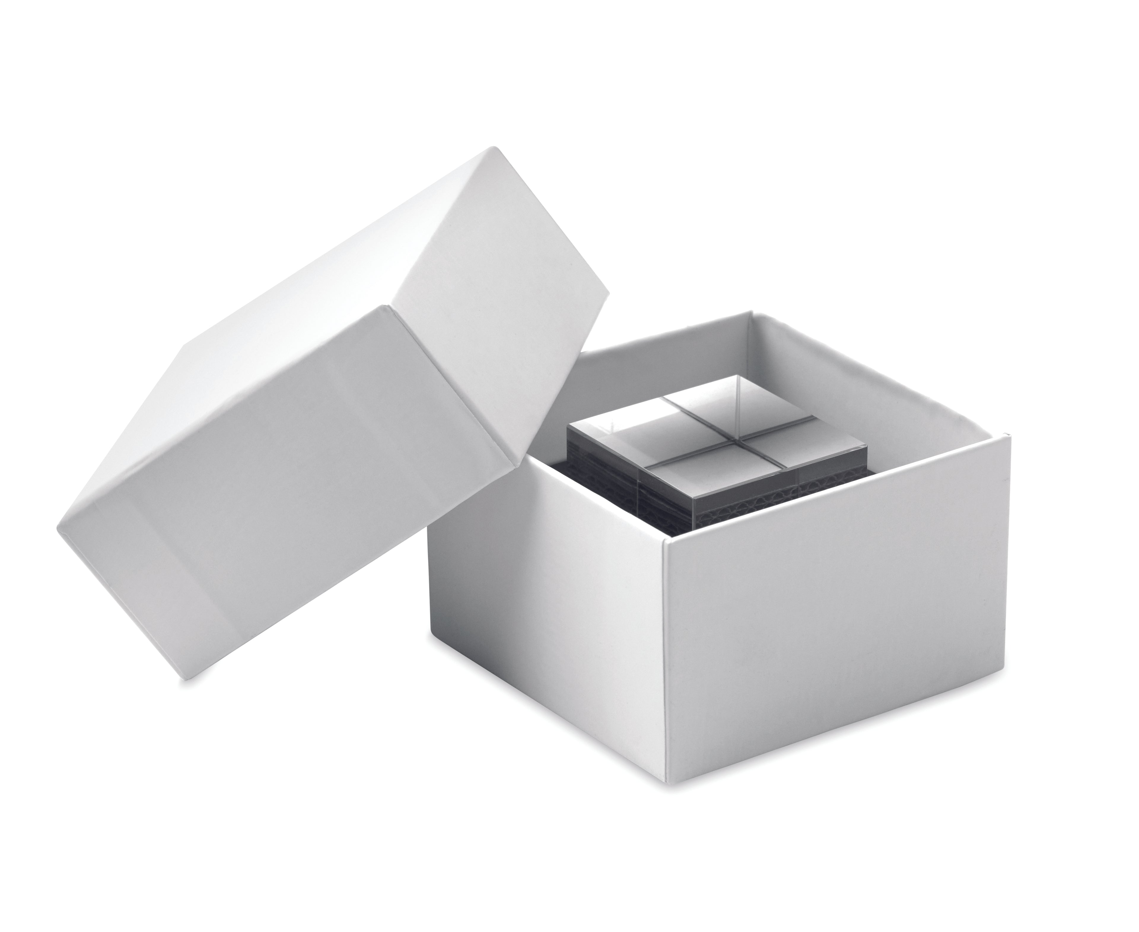 Trofeu cub din sticlă