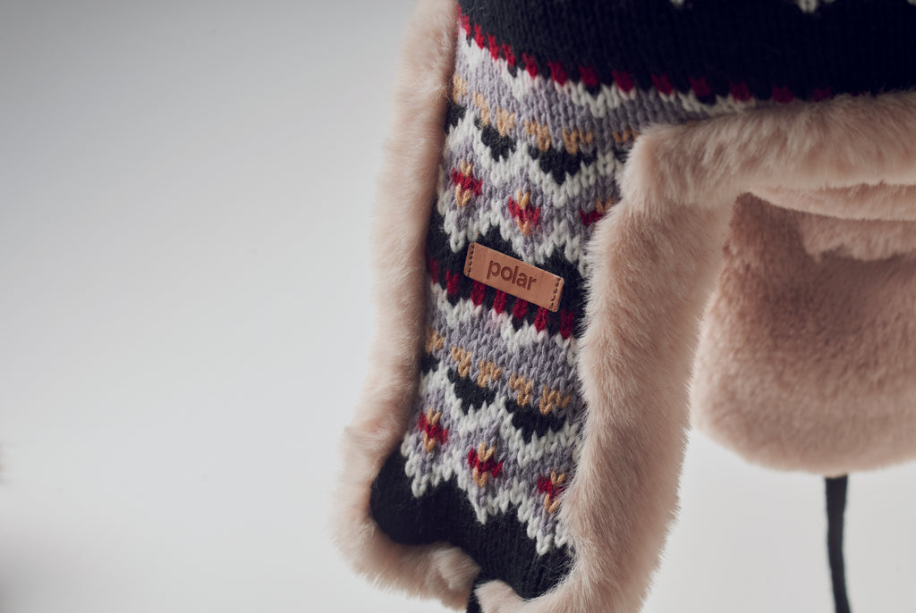 Căciulă tricotată cu urechi