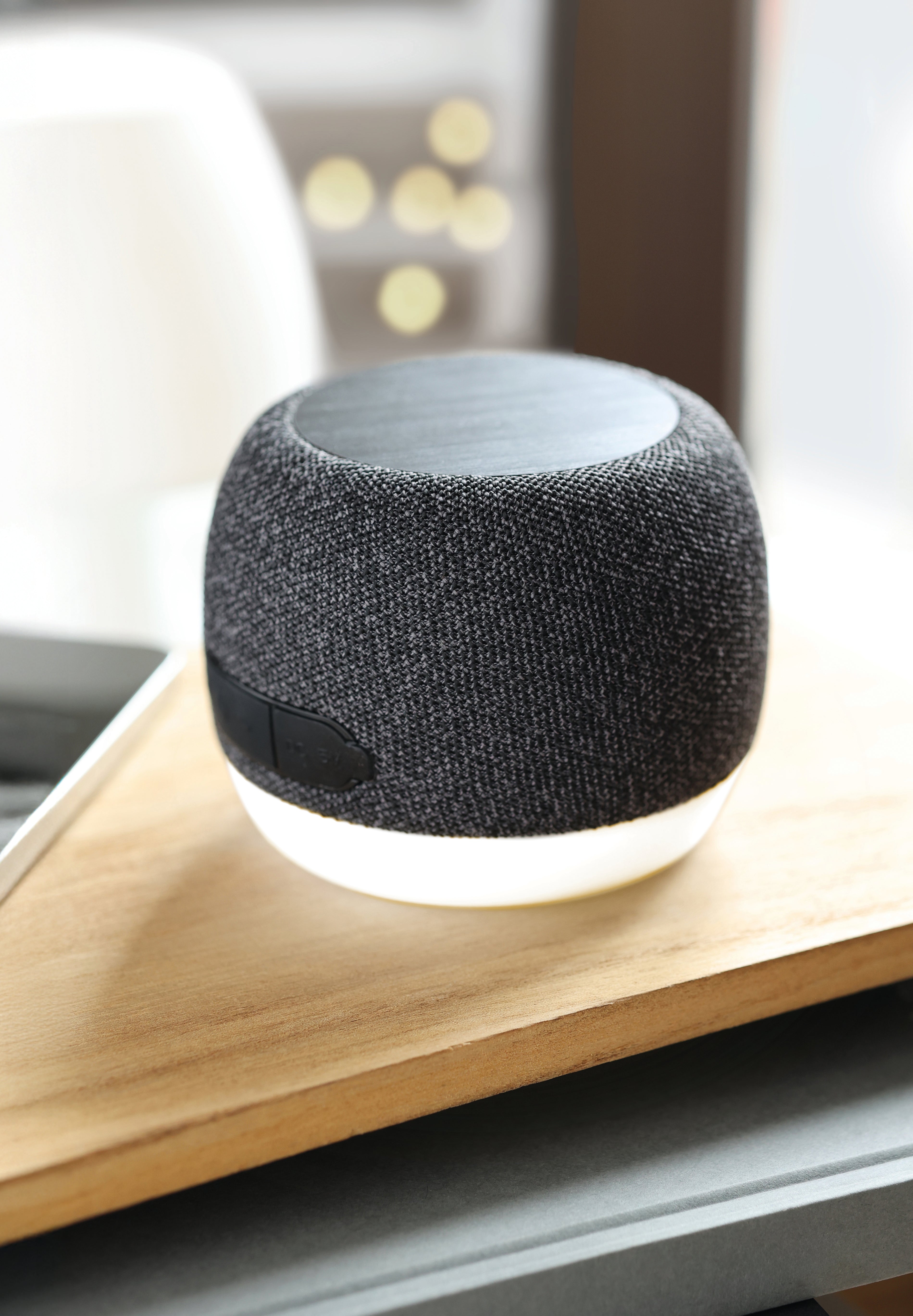 Încărcător 15W cu boxă