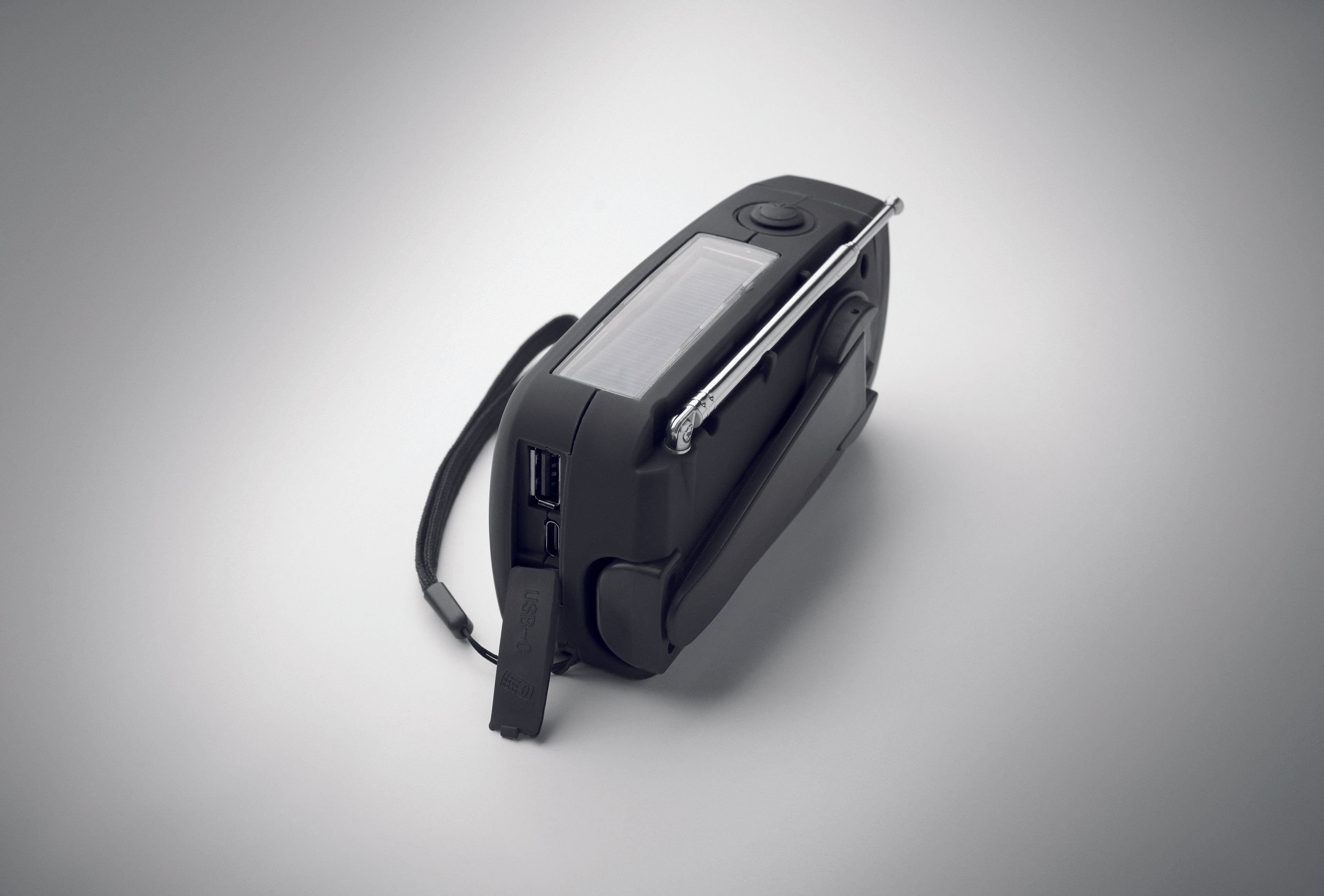 Radio portabil cu lanternă LED