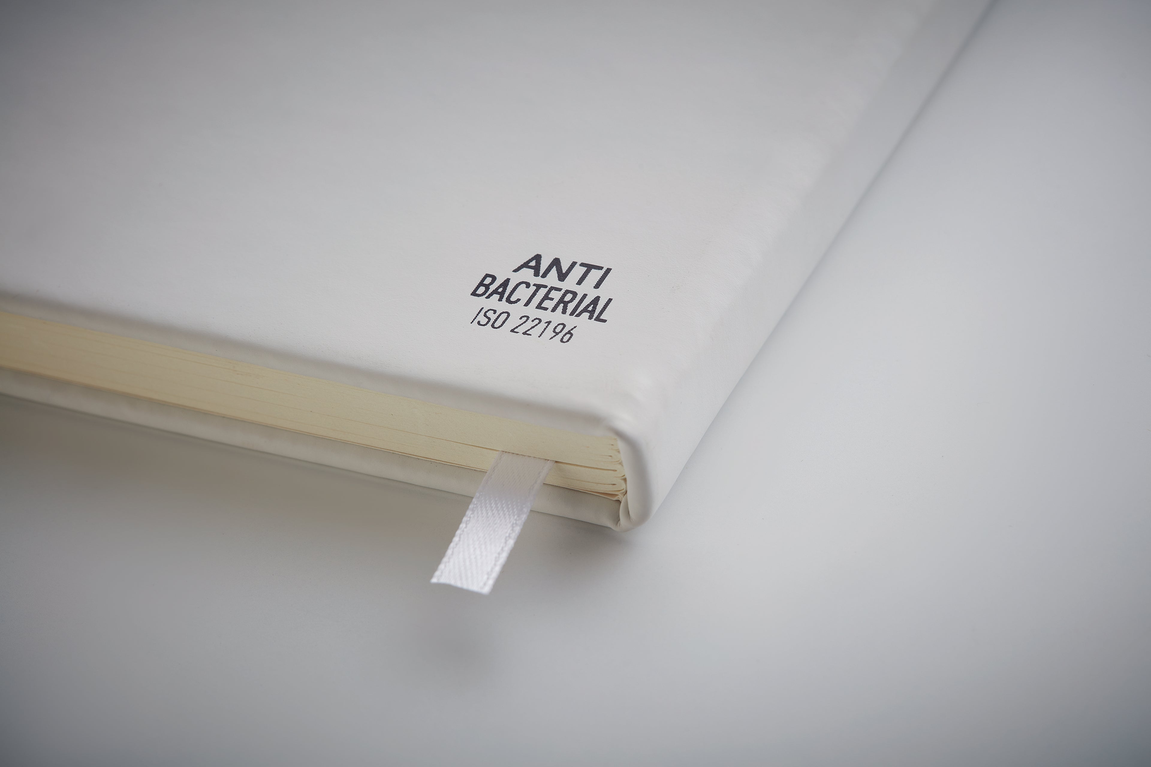 Caiet antibacterian liniat A5