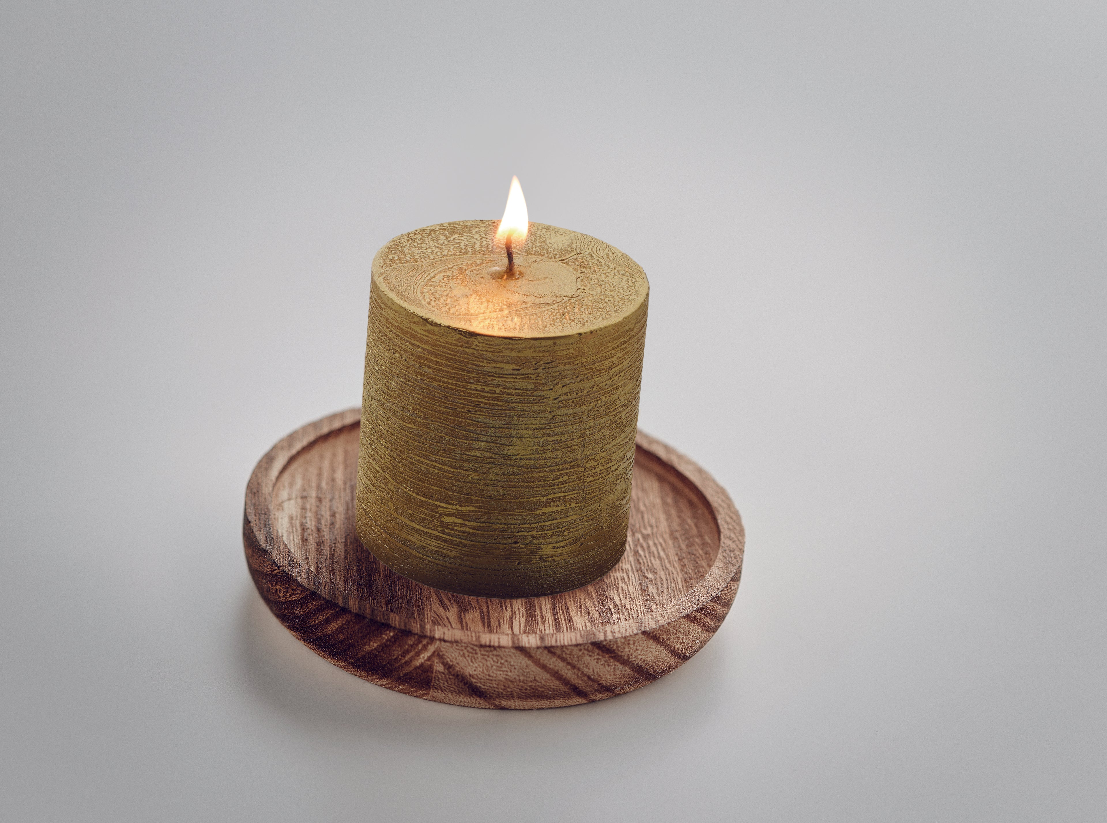 Lumânare pe suport din lemn