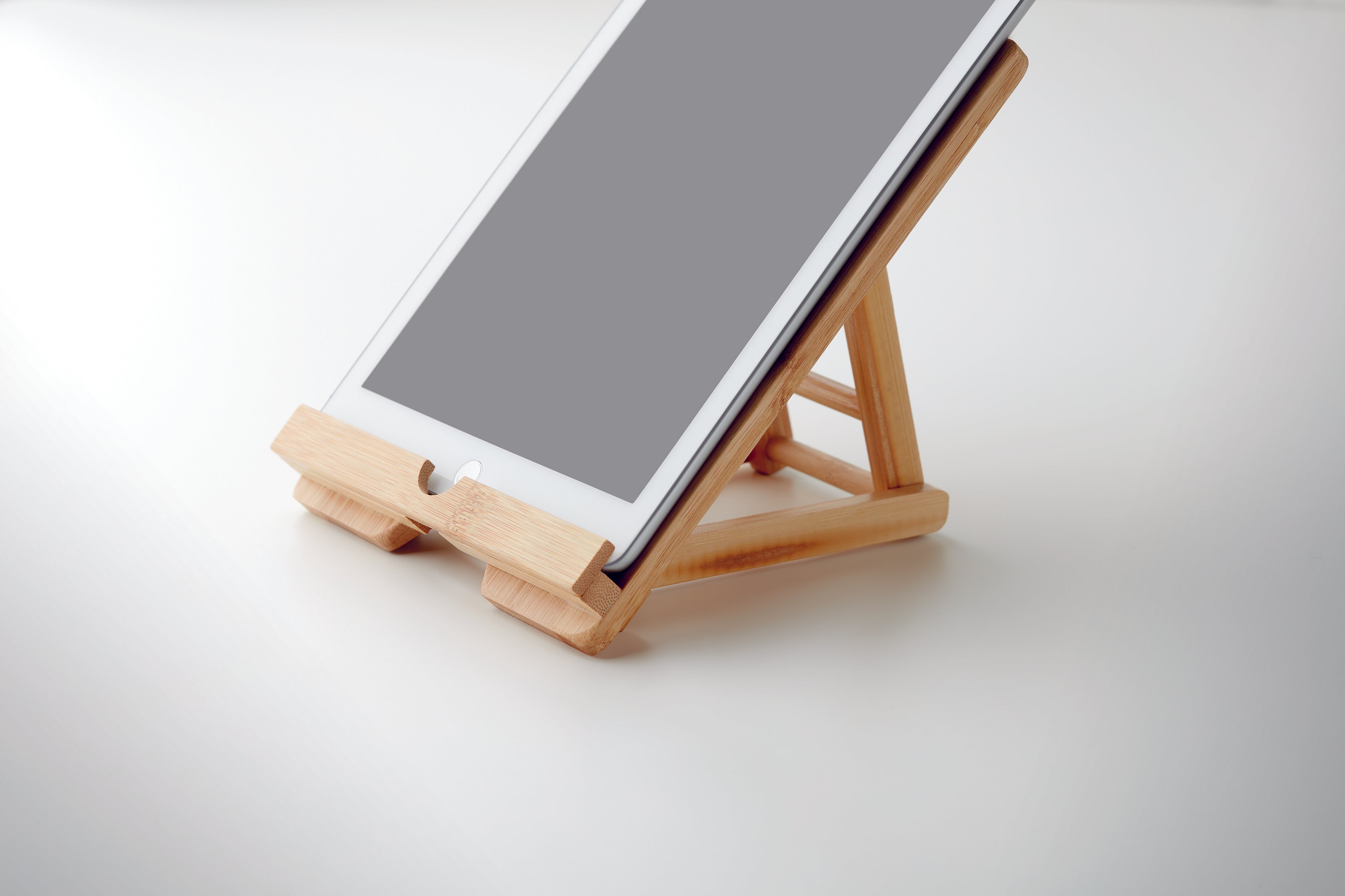 Suport tabletă din bambus
