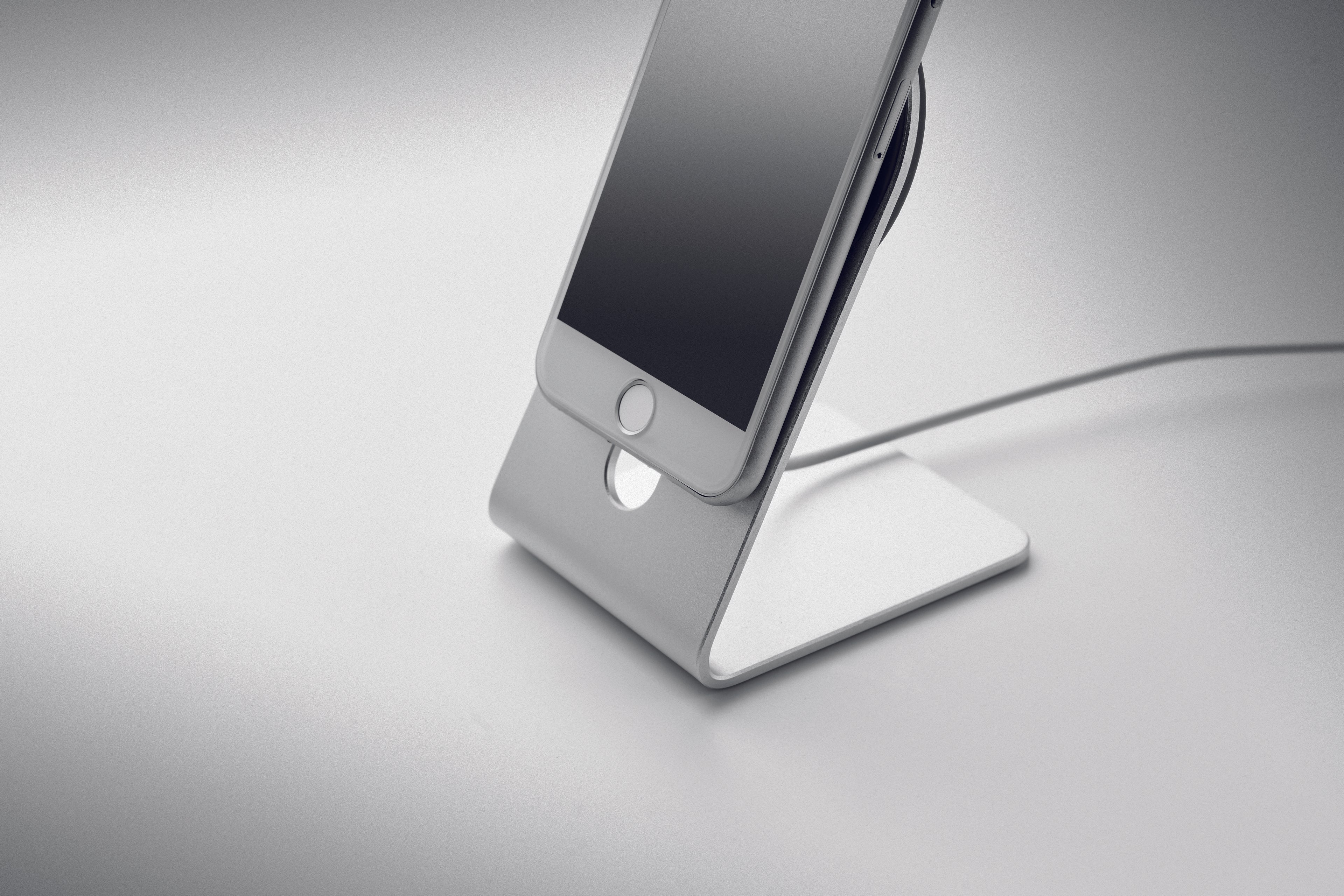 Încărcător magnetic portabil