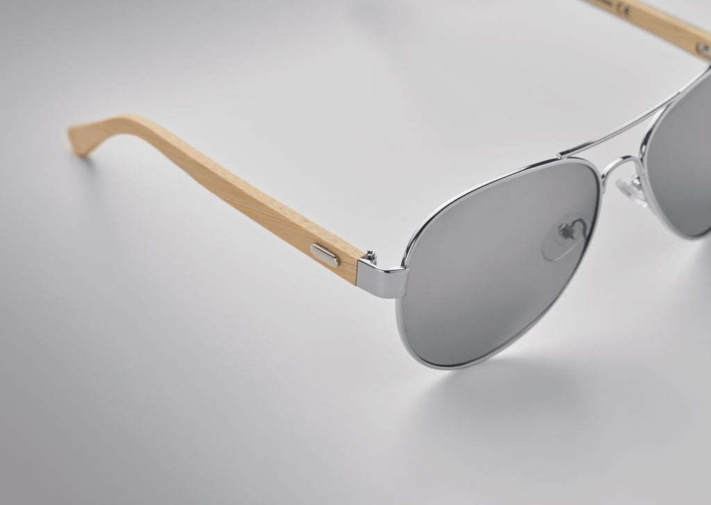 Ochelari de soare din bambus