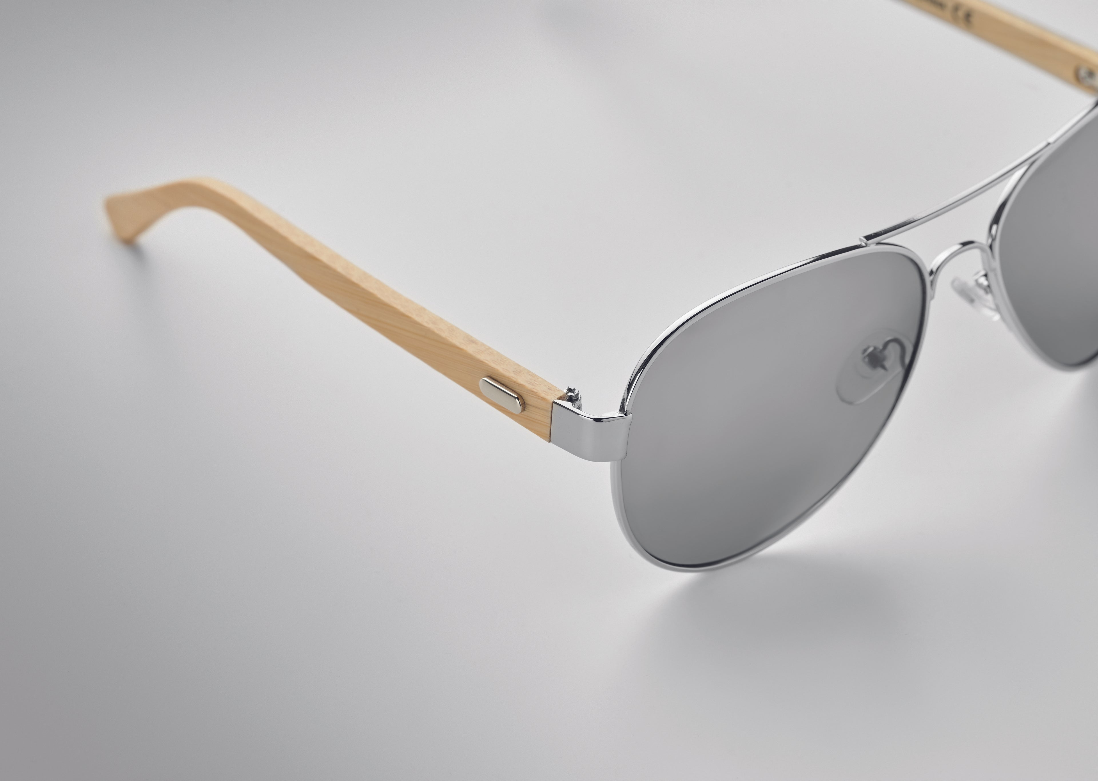 Ochelari de soare din bambus