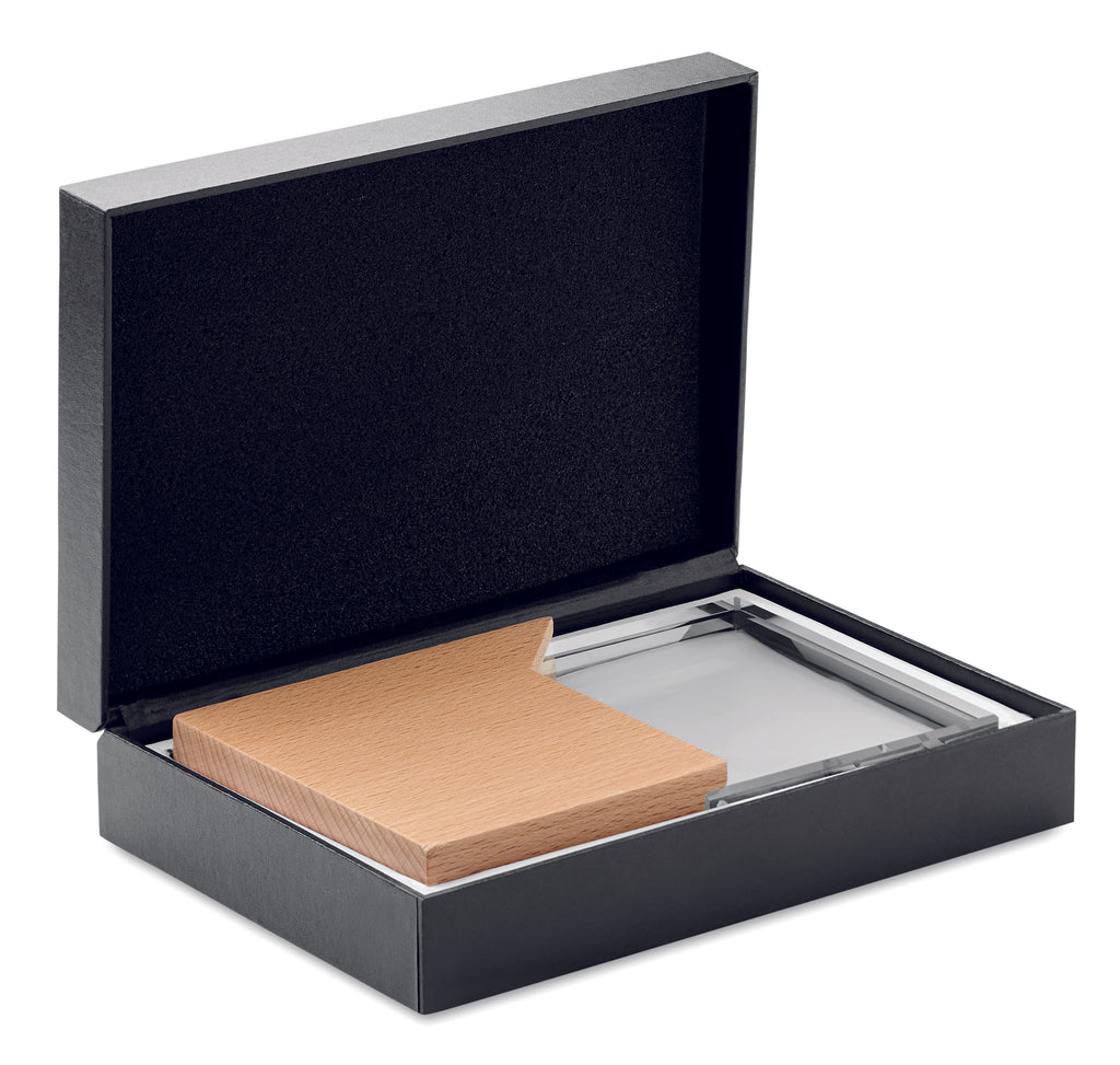 Placheta de premiere