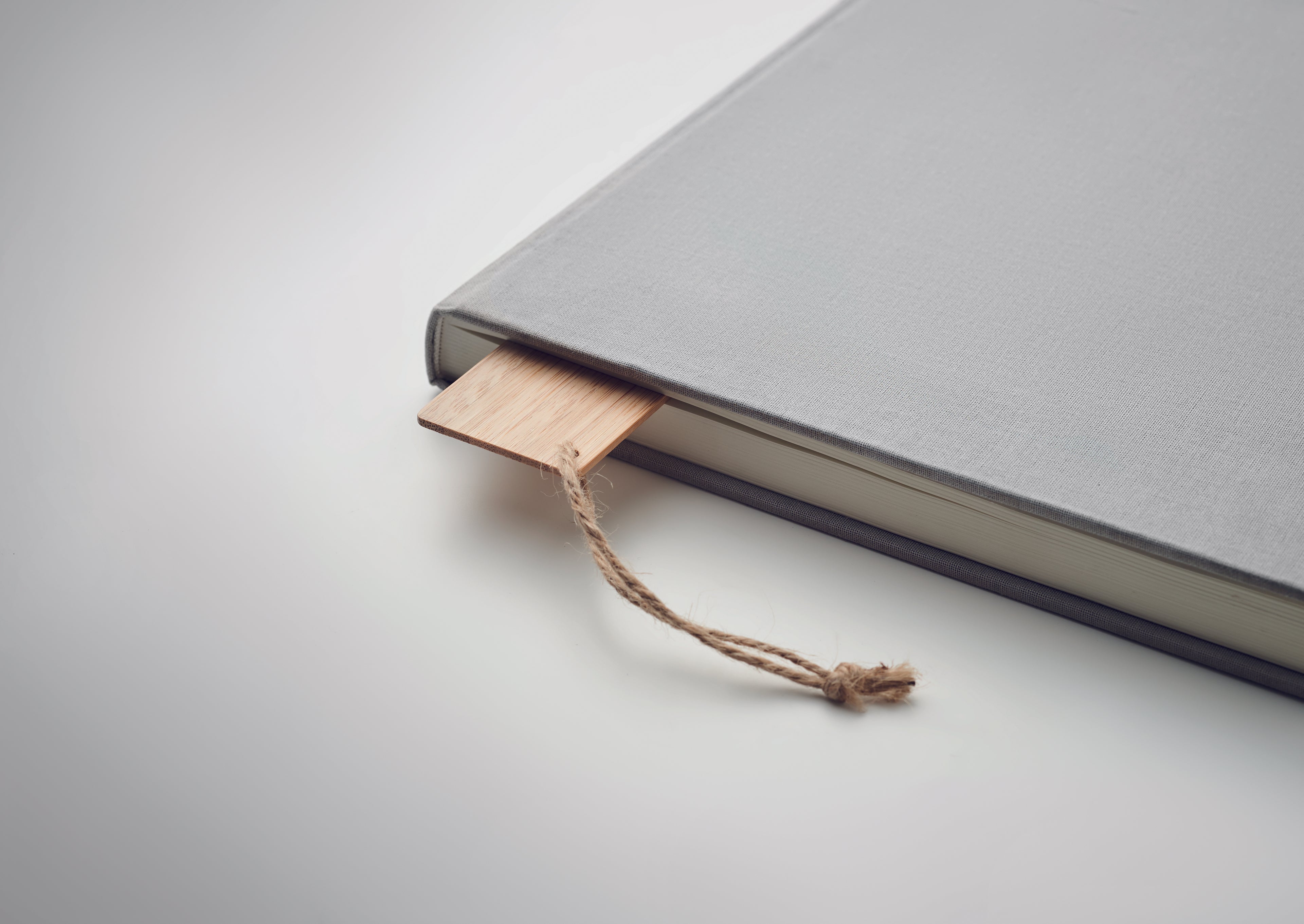 Semn de carte din bambus