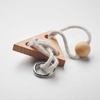 Triunghi din lemn brainteaser